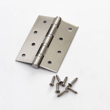 Beyaz arka plan üzerinde bronz menteşe