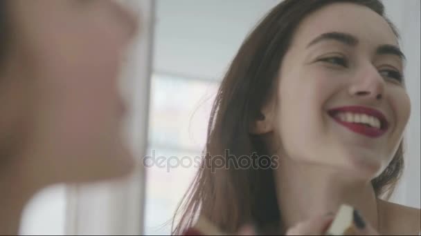 nizhnee-bele-i-devushki-na-video-russkie