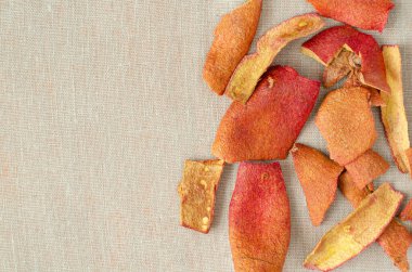 Fotokopi alanı olan keten üzerine nar kabuğu. Üst görünüm