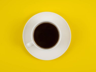 Sarı izole Kupası kahve