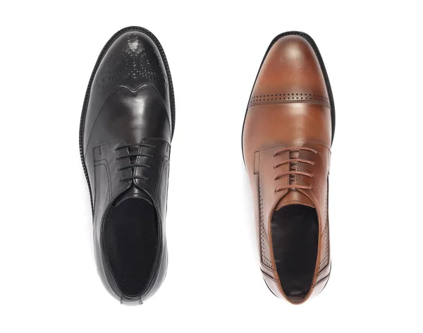 Üstten Görünüm, beyaz bir arka plan izole kahverengi ve siyah deri Erkek Ayakkabı