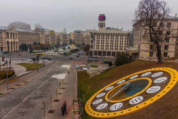 Maidan Nezalezhnosti. A rua Khreschatyk. Kiev, Ucrânia, 27 de outubro de 2019 . — Fotografia de Stock