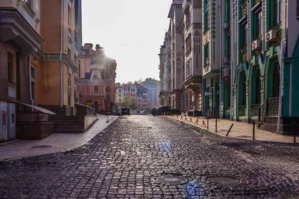 Vozdvizhenka Caddesi. Podil. Hem Kiev. Ukrayna - Kasım 02 2019