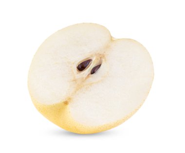 Sarı armut meyvesinin yarısı beyaz arkaplanda izole.