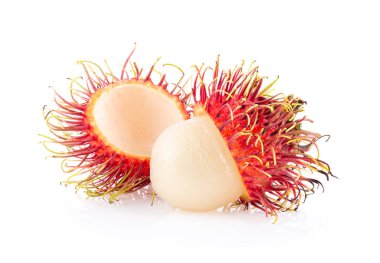 Rambutan, beyaz arka planda izole edilmiş lezzetli meyveler. tam alan derinliği
