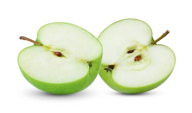 Beyaz arkaplanda yarı yeşil elma izole