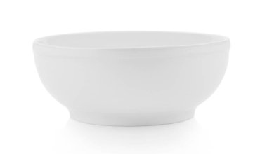 Beyaz arkaplanda boş beyaz kase