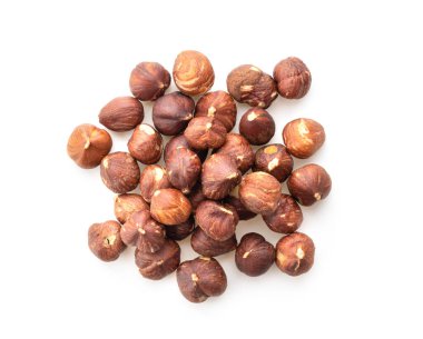 Fındıklar beyaz arkaplan görünümünde izole