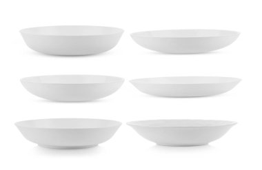 Beyaz arka planda izole edilmiş beyaz kase seti