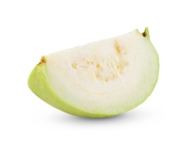 Beyaz arka plan üzerinde izole guava dilim