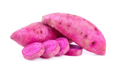 İzole edilmiş beyaz arka planda patates. tam alan derinliği