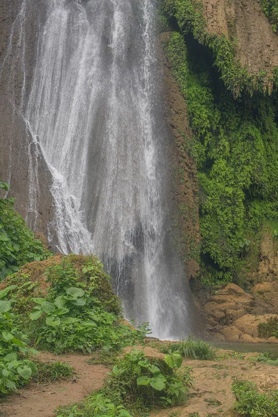 Paisaje de una cascada en Cuba — Foto de Stock