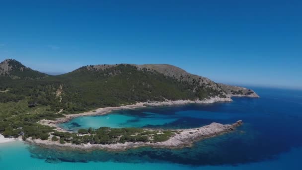 無人機が島を撃ち — ストック動画