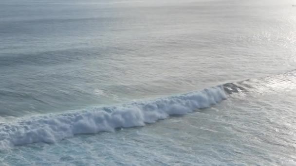 Ondas Correndo Para Costa — Vídeo de Stock