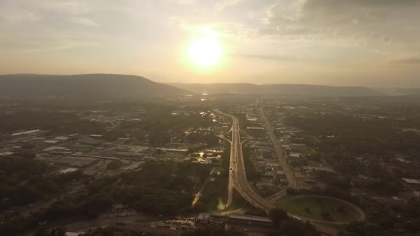 Luftaufnahme Der Stadt Mit Blick Auf Den Sonnenuntergang — Stockvideo