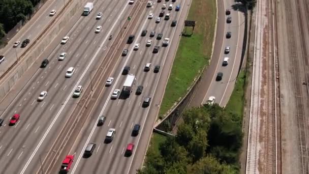 Воздушные Съемки Движения Многополосной Автомагистрали — стоковое видео