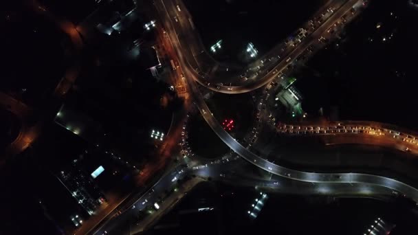 Αεροφωτογραφία Του Οδικού Συστήματος Μια Πόλη Νύχτα — Αρχείο Βίντεο