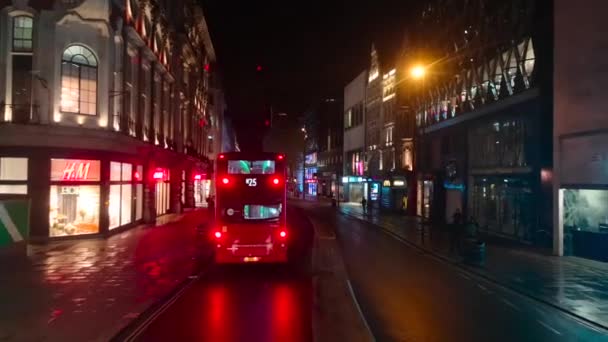 Şehirde Çift Katlı Otobüs Var — Stok video