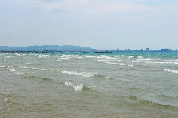 berrak su dalgaları ile