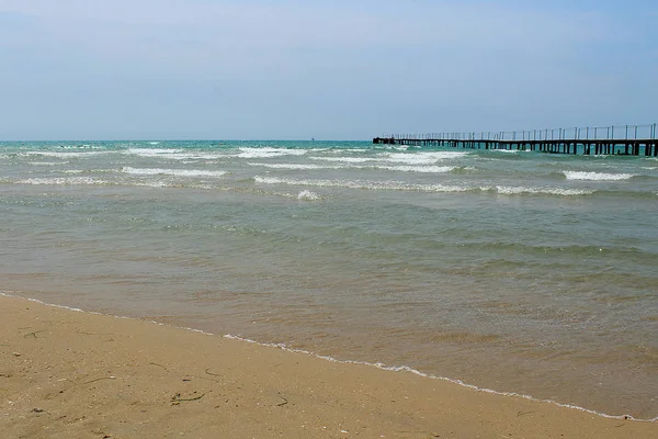 berrak su dalgaları ile