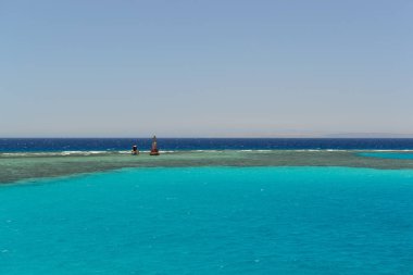 Mavi denizin ufuk deniz feneri