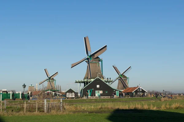 ZAANSE SCHANS, NETHERLANDS old mill in village — Stock Photo, Image