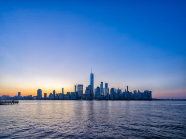 Şafak vakti Manhattan ufuk çizgisi, New Jersey manzarası