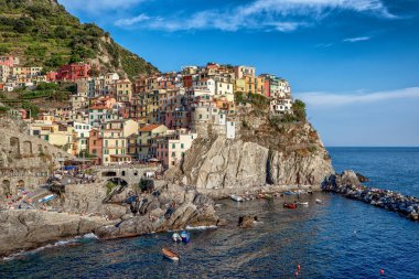 İtalya 'nın Cinq Terre kentinde yaz mevsiminde Manarola köyü