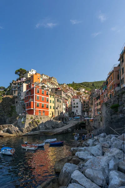 Cinque Terre 'deki Riomaggiore limanı. — Stok fotoğraf