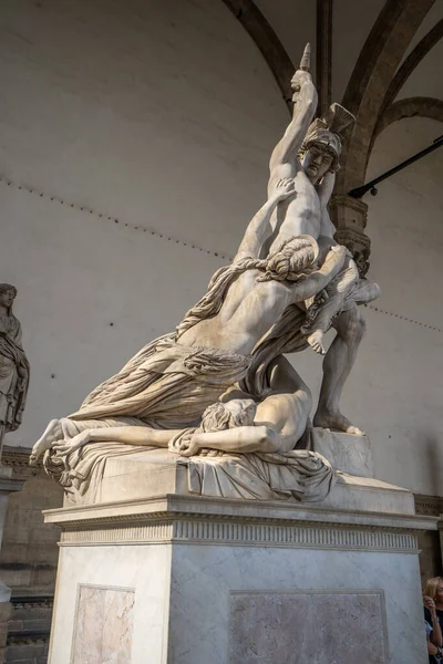 Florencia, Italia - 25 de agosto de 2018: Estatua de escultura en Piazza della Signoria centro histórico de Florencia — Foto de Stock