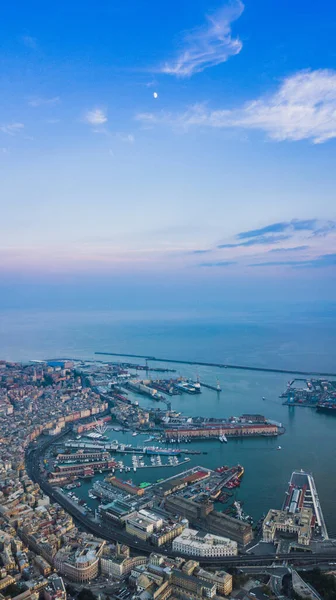 İtalya 'daki Ceneviz Limanı' nın hava aracı görüntüsü