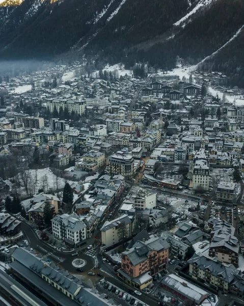Vista aérea do drone de Chamonix Mont Blanc, em Alpes Franceses — Fotografia de Stock