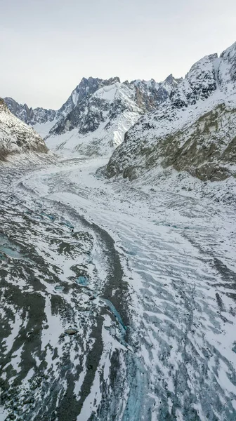 Uitzicht op de gletsjer in Montenvers, in de buurt van Chamonix, Franse Alpen — Stockfoto