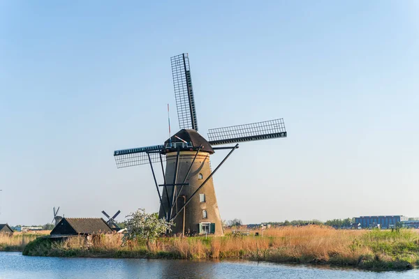 Famous wind mills at Kinderdijk, near Rotterdam in Netherland — Stock Photo, Image