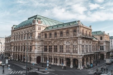 Viyana, Avusturya - 27 Nisan 2019: Devlet Opera Merkezi Staatsoper in