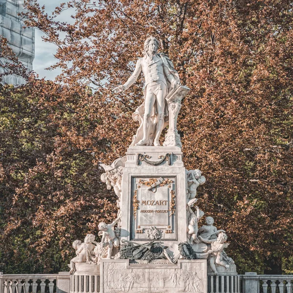 Vienne, Autriche - 27 avril 2019 : Statue Mozart au monument Mozart — Photo