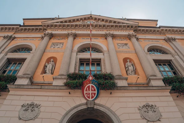 Lugano, Szwajcaria - sierpień4, 2019: Wygląd budynku rządu Lugano Municipo City w centrum — Zdjęcie stockowe