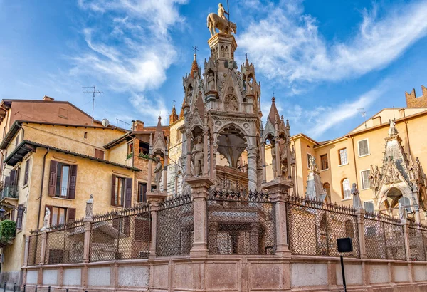 Verona, İtalya - 7 Ağustos 2019: Casa di Romeo, Romeos evinin dışı