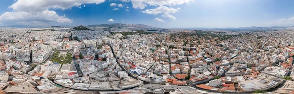 Plano panorámico aéreo del dron de Atenas occidental con la colina de Lycabettus, bizantino del jardín, musuem de la guerra , — Foto de Stock