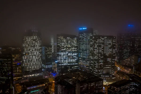 Paris, France - December 5, 2019: Αεροπλάνα από ουρανοξύστες στο Παρίσι La Defense district με Tour D2, Total, Thales, Engie in fog — Φωτογραφία Αρχείου