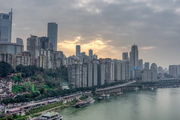 Chongqing China Dez 2019 Riverside Sunset Sobre Edifícios Residência Por — Fotografia de Stock