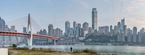 Chongqing Κίνα Δεκέμβριος 2019 Qian Άνδρες Αναστολή Γέφυρα Πάνω Από — Φωτογραφία Αρχείου