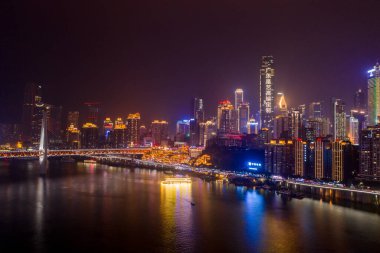 Chongqing, Çin - 22 Aralık 2019: Hong Ya dong Mağarası 'nın havadan görünüşü, tarihi Çin halk dinleri kasabası