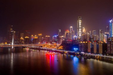 Chongqing, Çin - 22 Aralık 2019: Hong Ya dong Mağarası 'nın havadan görünüşü, tarihi Çin halk dinleri kasabası