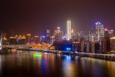 Chongqing, Çin - 22 Aralık 2019: Hong Ya dong Mağarası 'nın havadan görünüşü, tarihi Çin halk dinleri kasabası