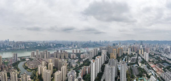 Flygande Pano Drönare Skott Befolkade Bostadshus Alng Yangtze Floden Chongqing — Stockfoto