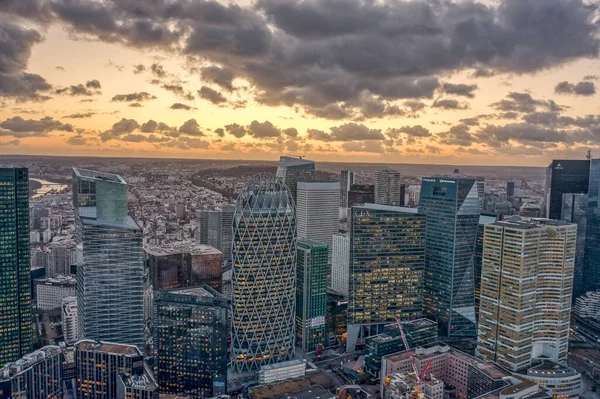 Vue Aérienne Par Drone Des Nuages Qui Enfouissent Pendant Coucher — Photo