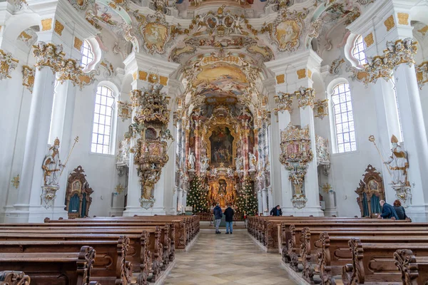 Látogatók Megcsodálhatják Homlokzatán Főoltár Belül Zarándoklat Templom Wies Wieskirche — Stock Fotó