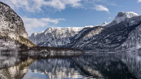 Montagne Innevate Intorno Schloss Grub Austriaco Obertraun Dal Lago Hallstattersee — Foto Stock