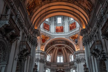 Salzburg Katedrali 'nin içinde resimli kubbe ya da barok tarzı duvar resmi